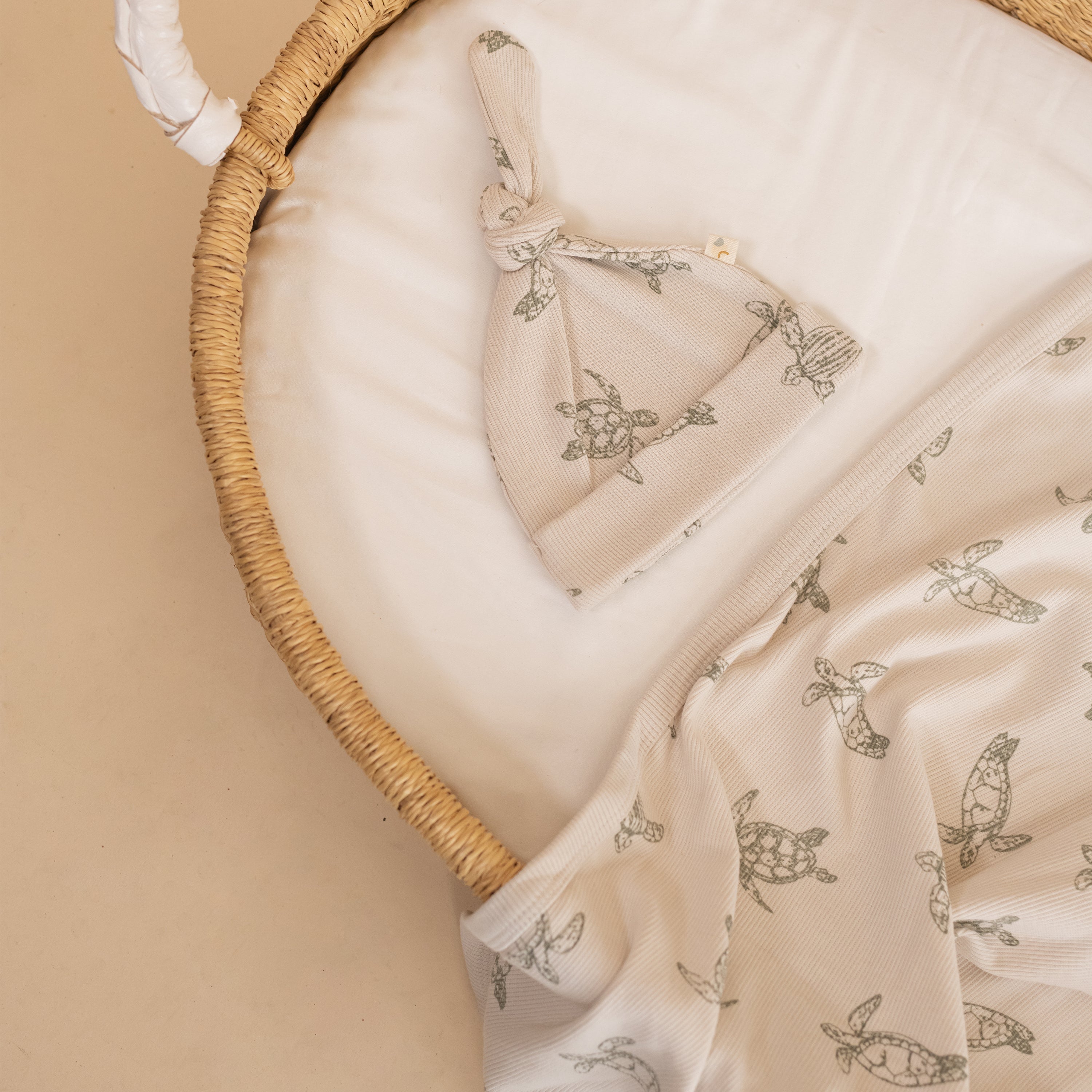 Organic Swaddle Blanket & Hat Set - Turtles - Makemake Organics