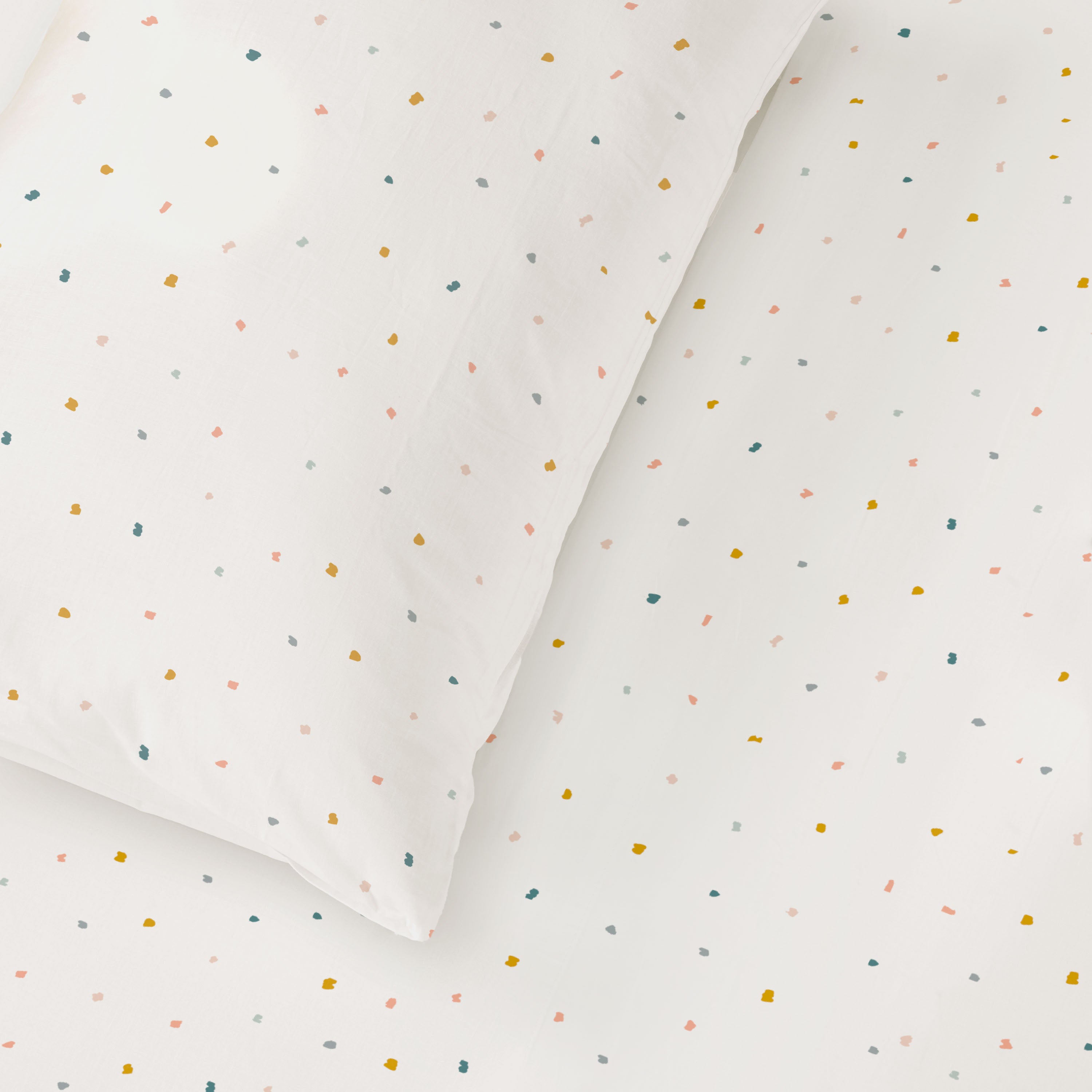 Organic Kids Fitted Sheet - Dotty - Makemake Organics