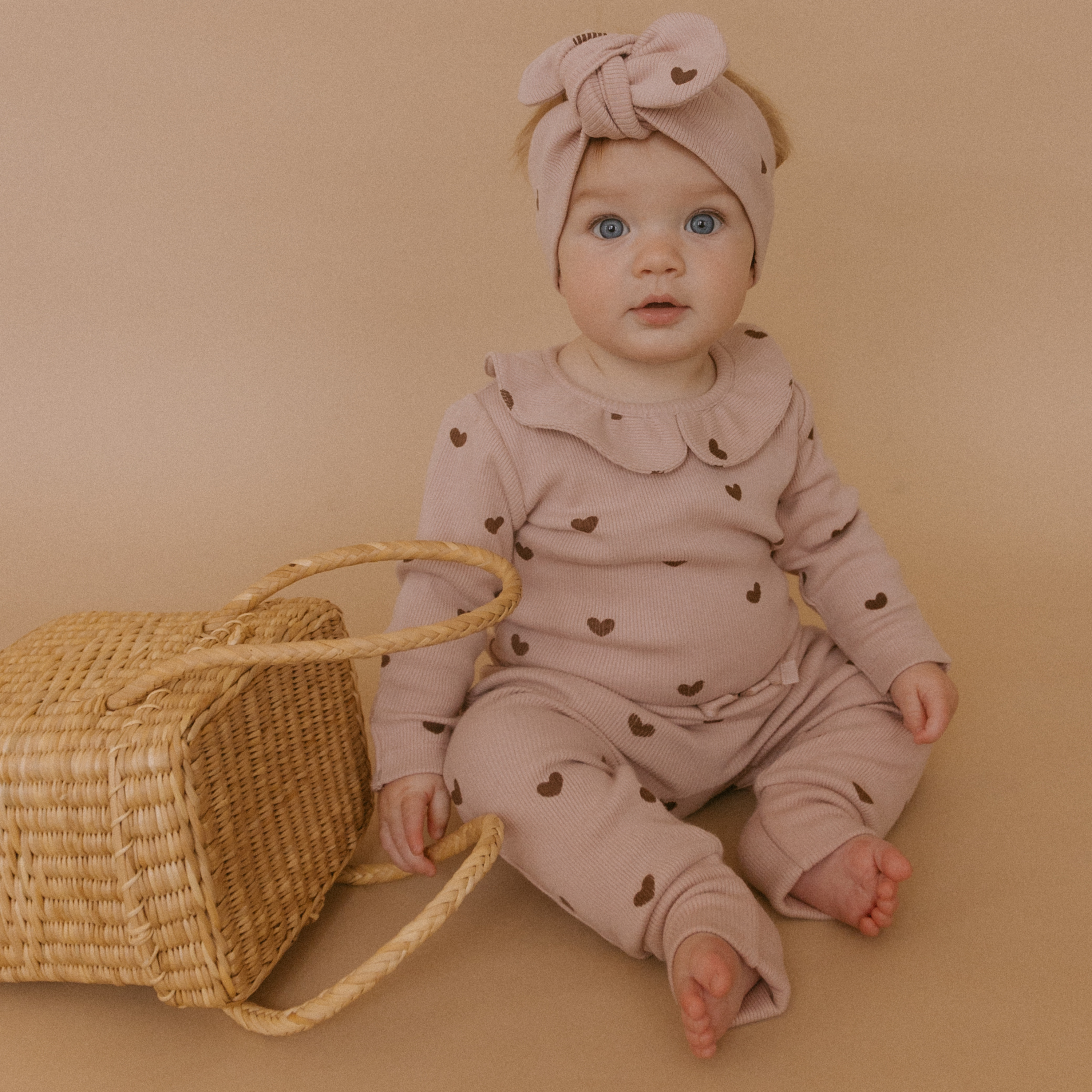 Organic Ruffle Onesie & Pants Set - Hearts - Makemake Organics