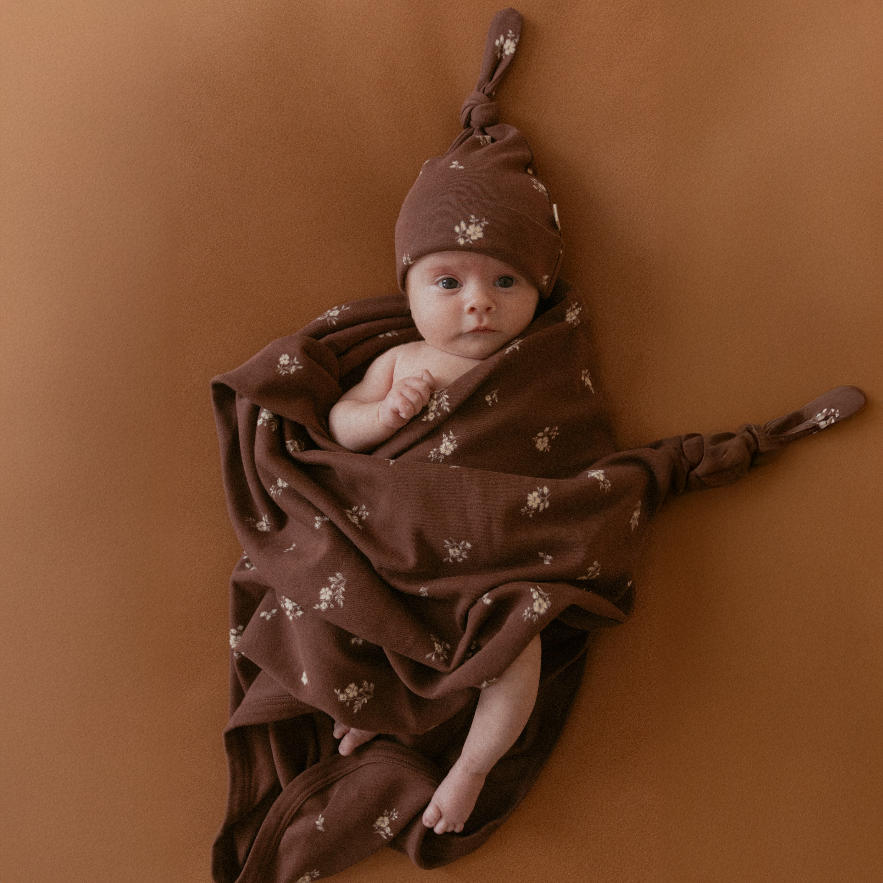 Organic Swaddle Blanket & Hat Set - Birch - Makemake Organics