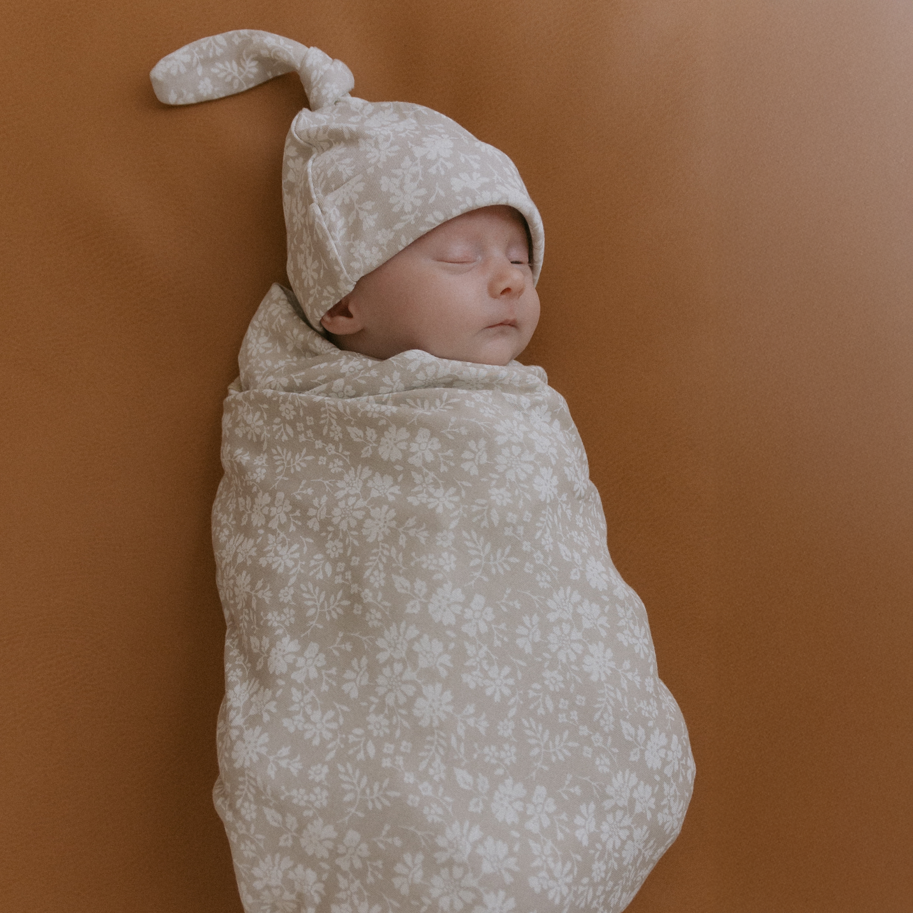 Organic Swaddle Blanket & Hat Set - Wildsage - Makemake Organics
