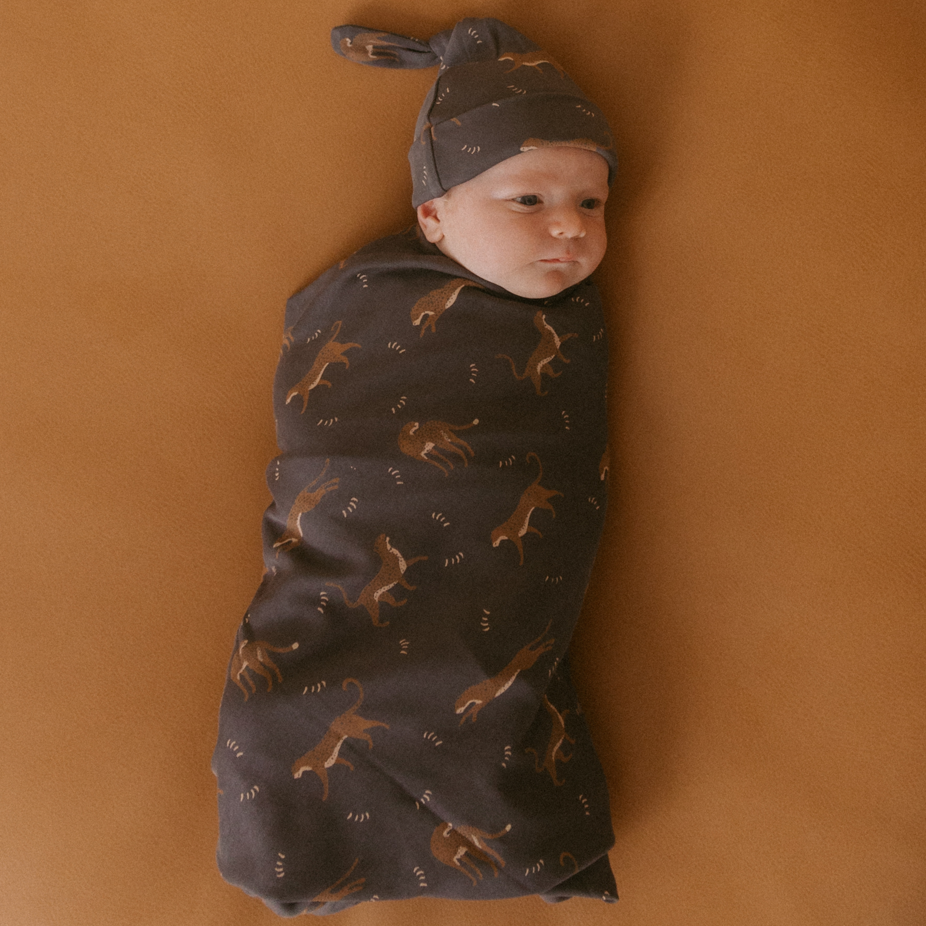 Organic Swaddle Blanket & Hat Set - Leopard - Makemake Organics