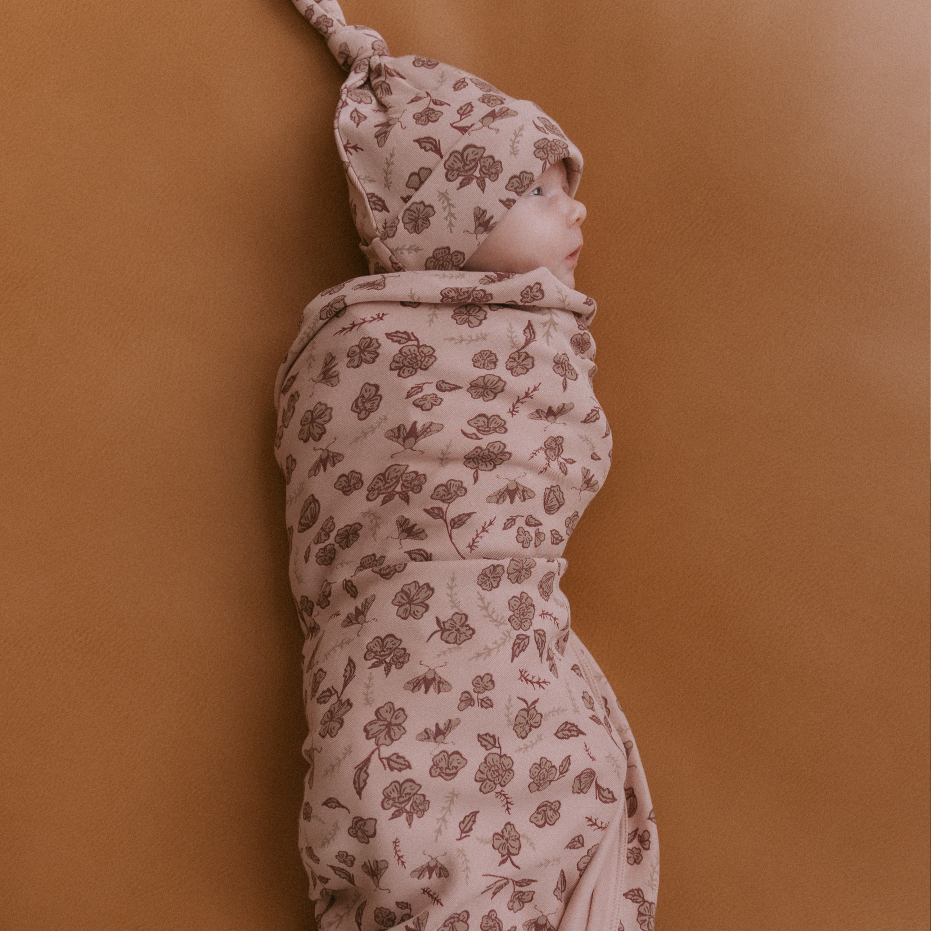 Organic Swaddle Blanket & Hat Set - Mystic Floral - Makemake Organics