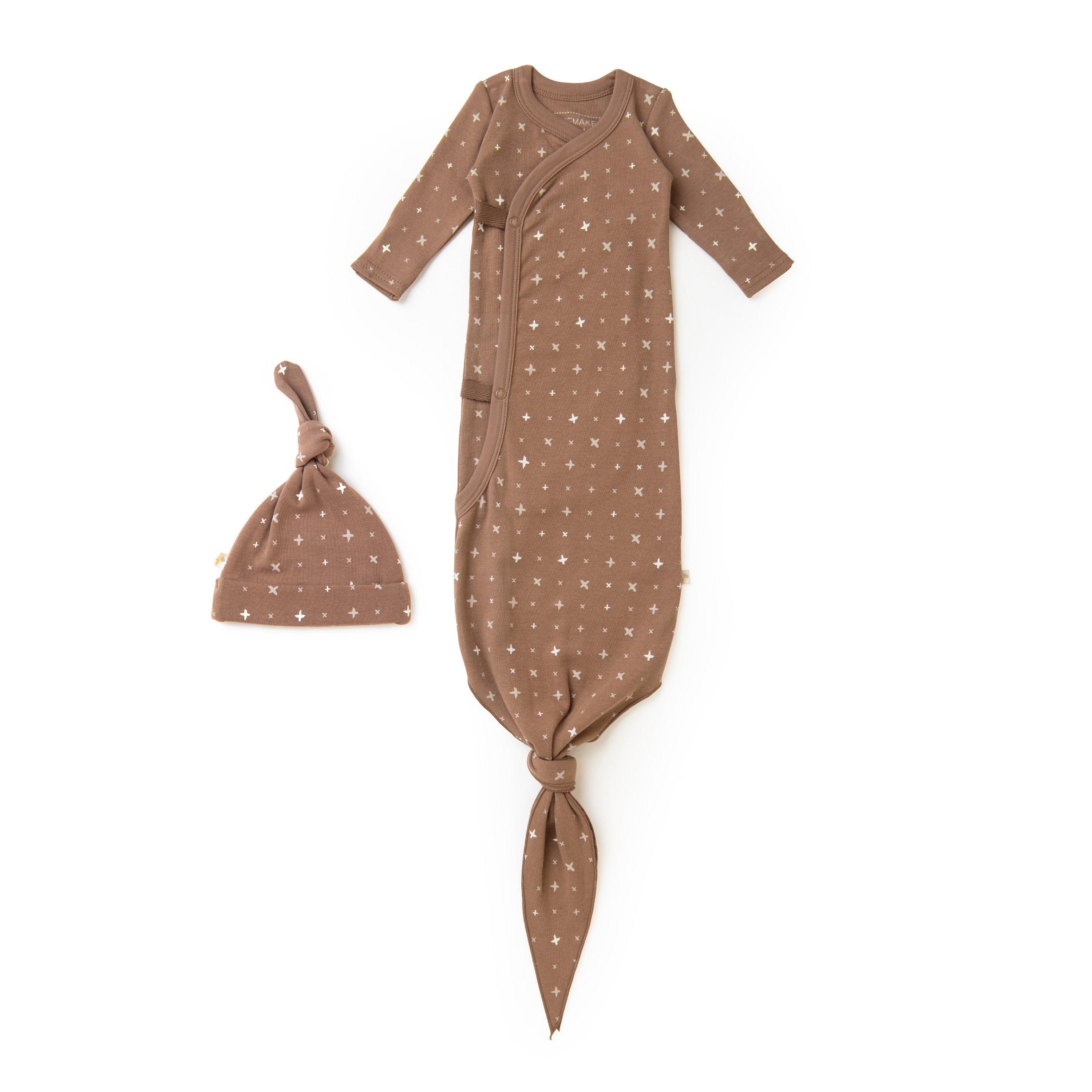 A Organic Baby Organic Kimono Knotted Sleep Gown - Sparkle with a star pattern, featuring knotted bottom design, and a matching hat, displayed on a white background.