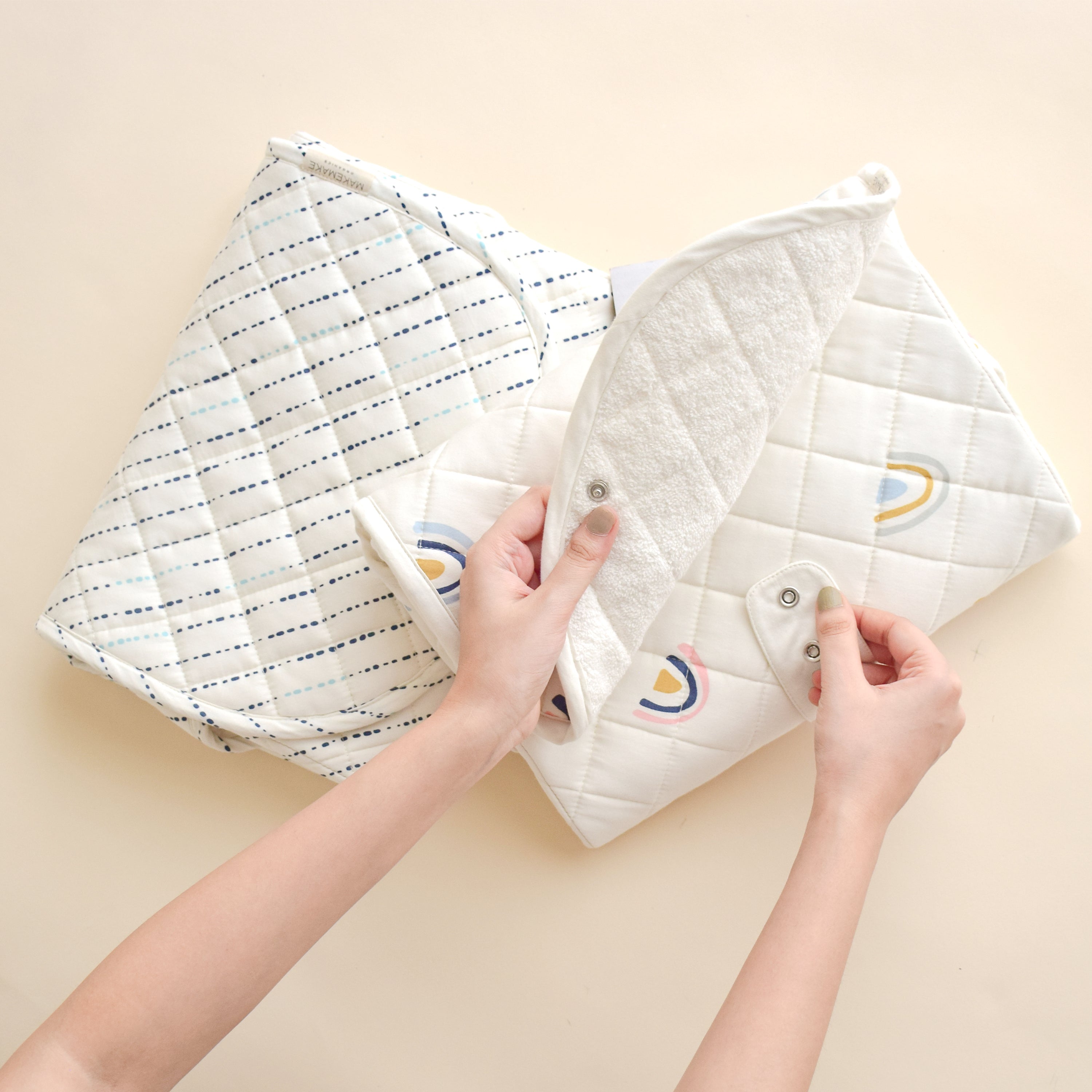 Organic Portable Changing Mat - Pebble Blue - Makemake Organics